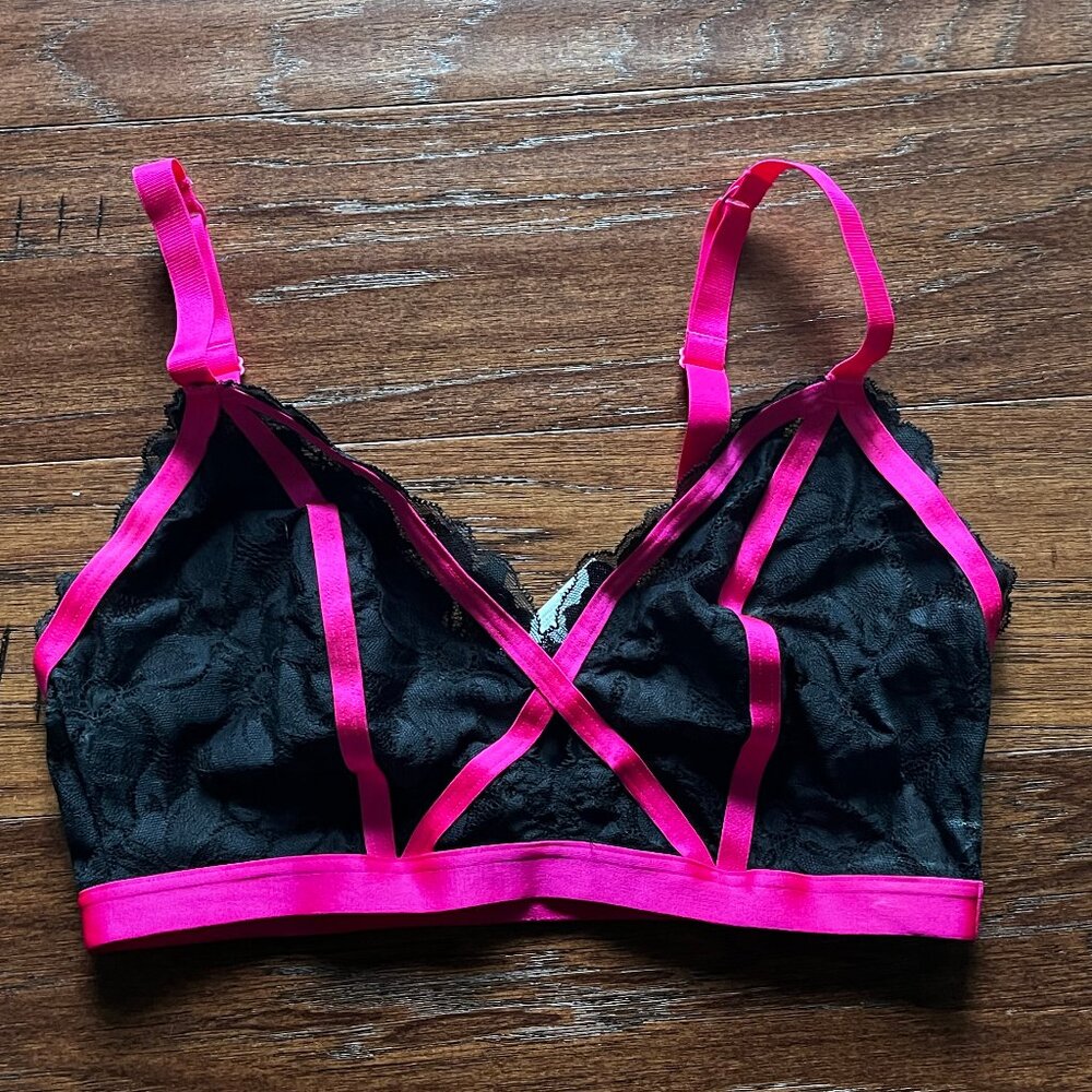 Torrid - Black & Bright Pink Bralette (size 00 - NWT)